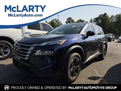 Used 2024 Nissan Rogue SV FWD image 1
