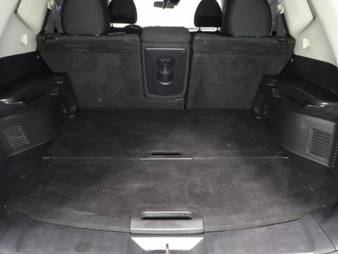 Used 2019 Nissan Rogue SV w/ Premium Package image 9