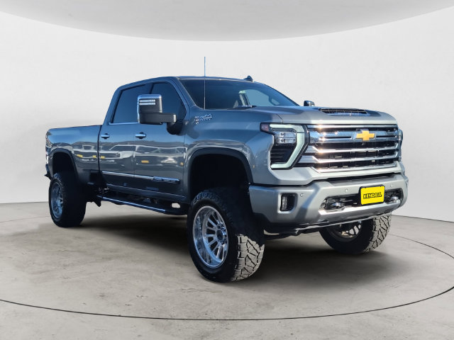 Used 2024 Chevrolet Silverado 3500 High Country AWD/4WD image 3