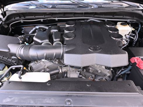 Used 2011 Toyota FJ Cruiser 2WD w/ Upgrade Pkg image 25