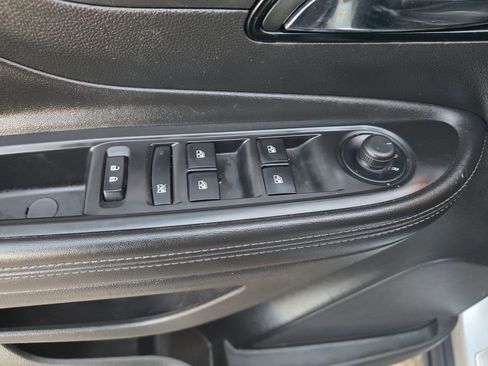 Used 2018 Buick Encore Essence image 18