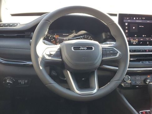 New 2026 Jeep Compass Latitude image 8