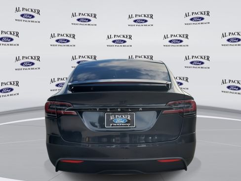 Used 2024 Tesla Model X image 4