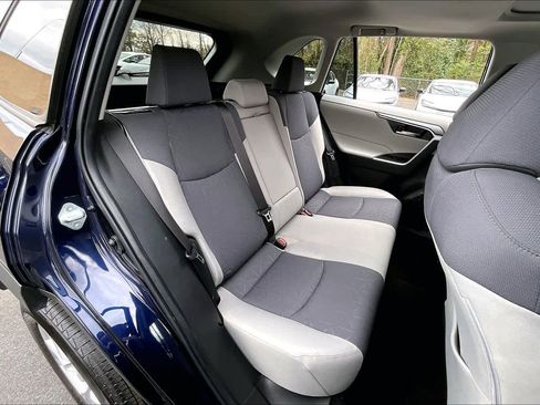 Used 2021 Toyota RAV4 XLE w/ Convenience Package image 20