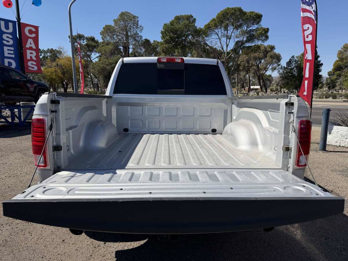 Used 2017 RAM 1500 Laramie AWD/4WD image 9