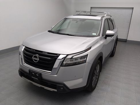 Used 2022 Nissan Pathfinder SL w/ SL Premium Package image 15