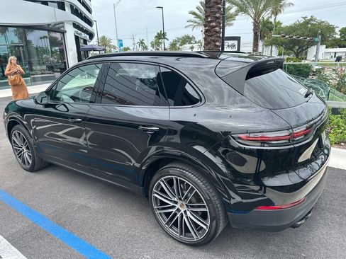 Certified 2023 Porsche Cayenne Platinum Edition AWD/4WD image 4