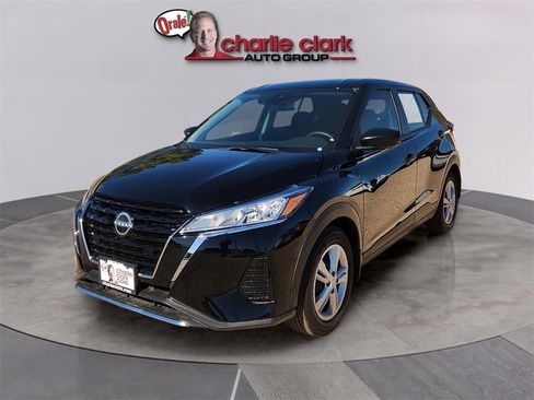 Used 2025 Nissan Kicks Play S image 1