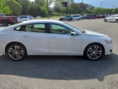 Used 2024 Chevrolet Malibu LT FWD image 1