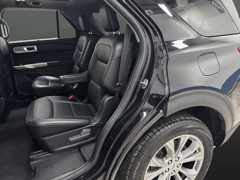 Used 2023 Ford Explorer Limited image 32