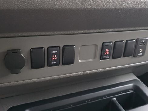 Used 2021 Nissan NV 2500 SV RWD image 32