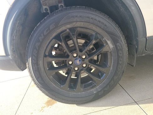 Used 2020 Ford Escape SE Sport image 10