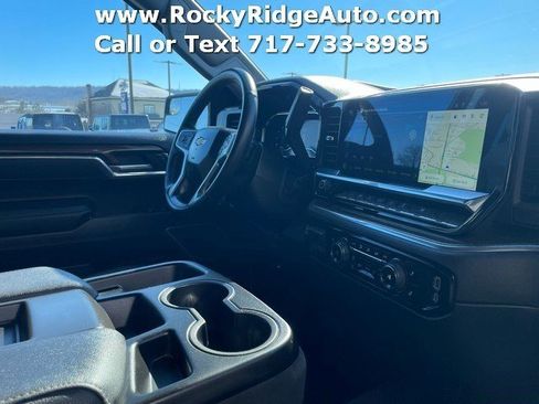 Used 2025 Chevrolet Silverado 1500 LT image 7