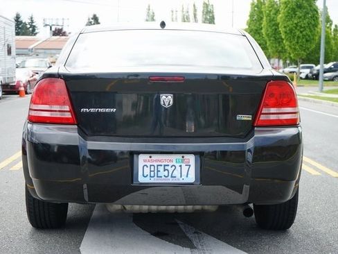 Used 2008 Dodge Avenger SE image 4