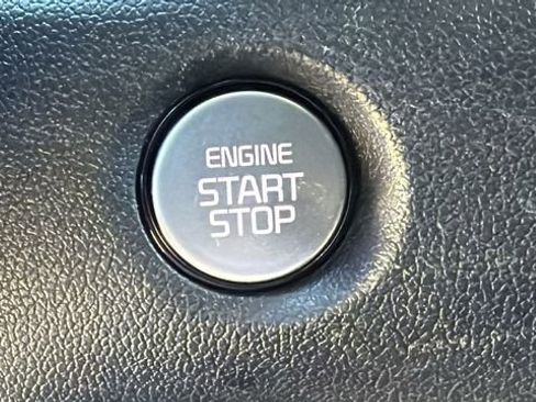 Used 2024 Kia Sorento S image 17