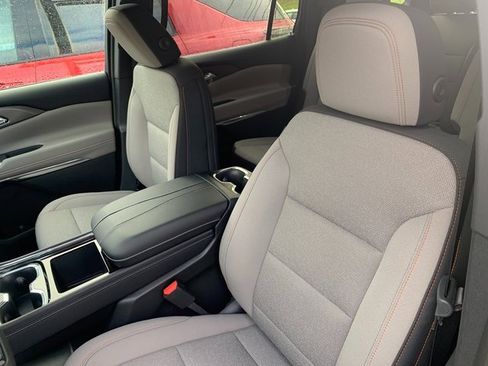 New 2026 Chevrolet Traverse LT image 5