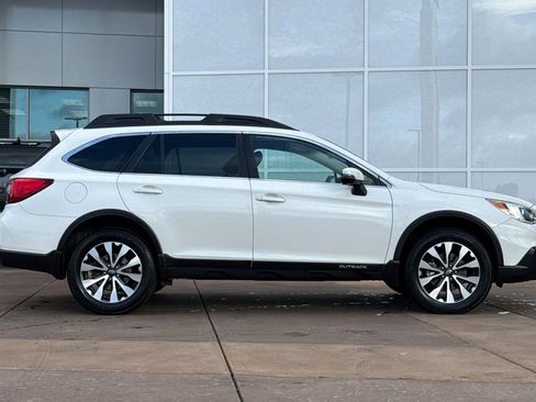 Used 2016 Subaru Outback 2.5i Limited image 3