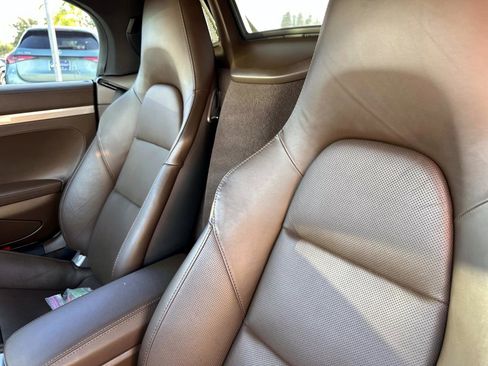 Used 2018 Porsche 718 Boxster S image 22