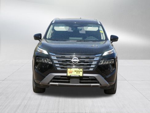 Certified 2025 Nissan Rogue SL w/ Tech Package AWD/4WD image 2