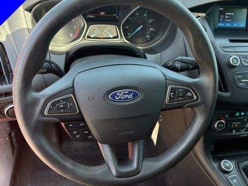 Used 2017 Ford Focus SE FWD image 17