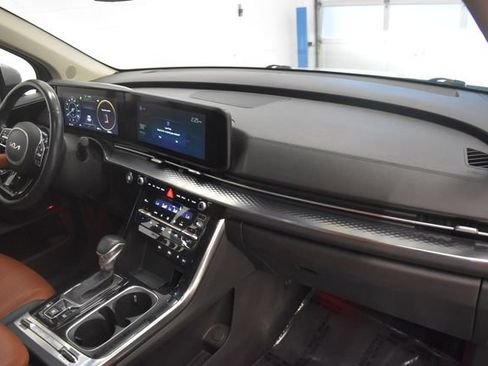 Used 2022 Kia Carnival SX Prestige FWD image 18