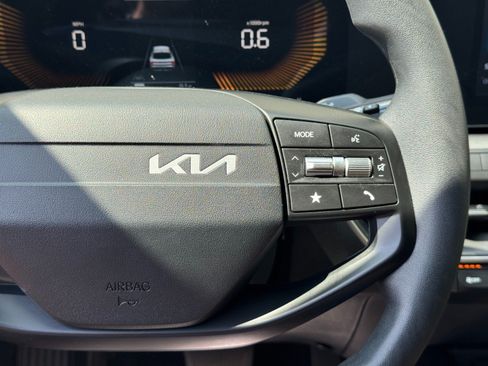 Used 2025 Kia K4 FWD image 20