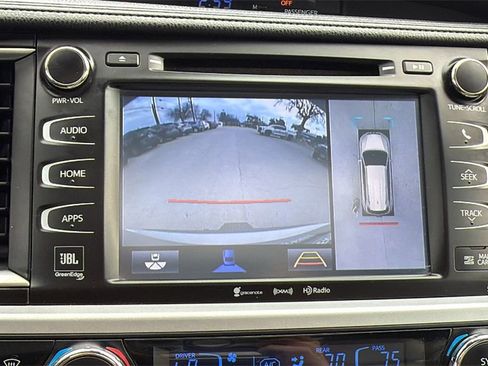 Used 2018 Toyota Highlander Limited Platinum image 38