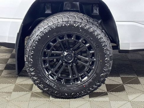 Used 2020 RAM 1500 Sport w/ Level 2 Equipment Goup w/2_L AWD/4WD image 22