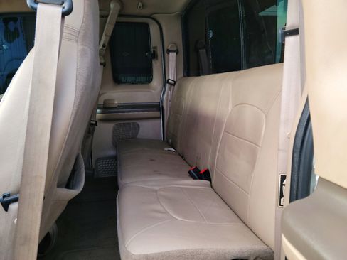 Used 2000 Ford F250 Lariat image 11