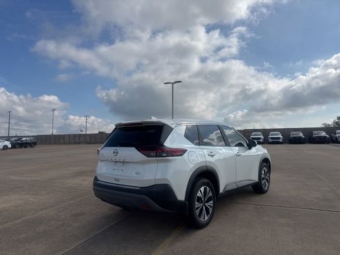 Certified 2023 Nissan Rogue SV FWD image 15