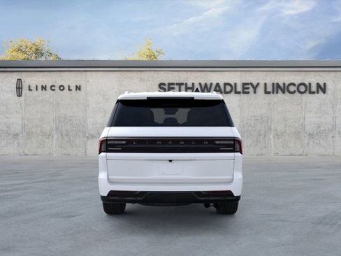 New 2025 Lincoln Navigator Reserve image 6