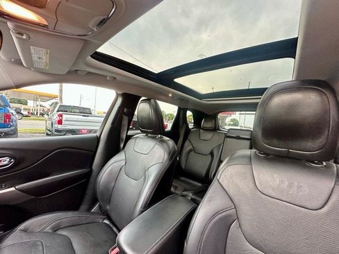 Used 2021 Jeep Cherokee Limited AWD/4WD image 26