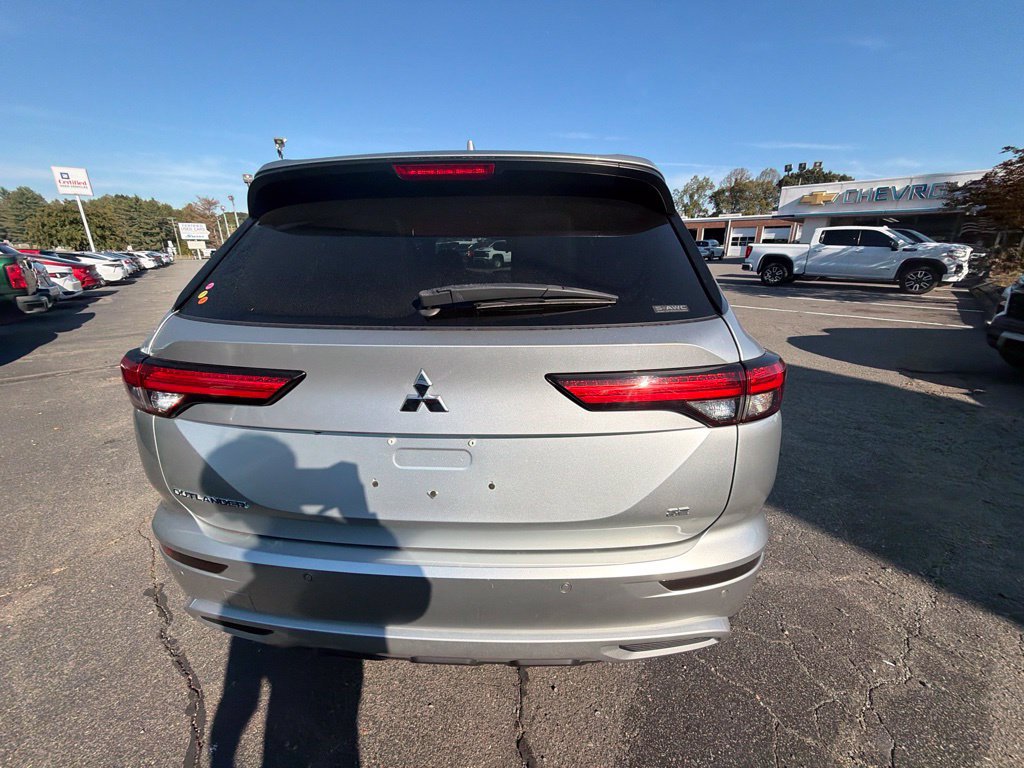 Used 2022 Mitsubishi Outlander SE AWD/4WD image 5