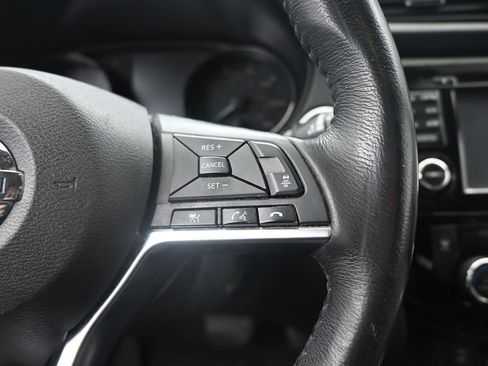 Used 2018 Nissan Rogue Sport SV w/ SV Technology Package image 12