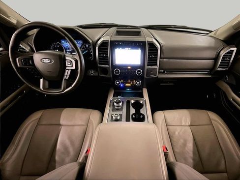 Used 2019 Ford Expedition XLT w/ Equipment Group 202A AWD/4WD image 15