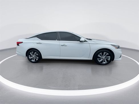 Used 2022 Nissan Altima 2.5 S image 9