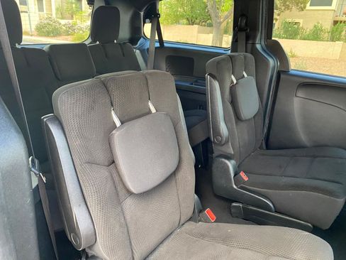 Used 2018 Dodge Grand Caravan SE FWD image 45