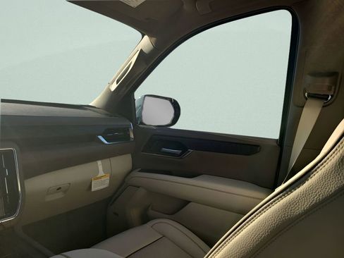 New 2026 GMC Yukon XL Denali w/ LPO, Floor Liner Package image 11