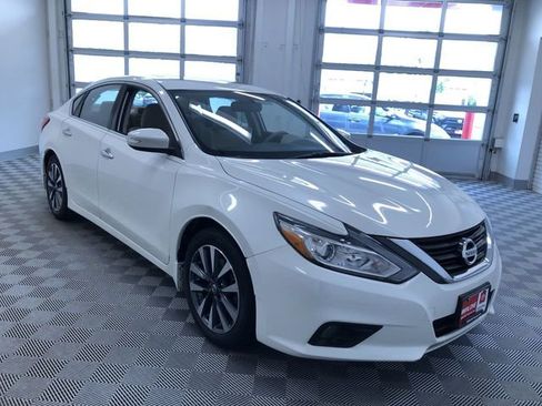 Used 2017 Nissan Altima 2.5 SV w/ Convenience Package FWD image 37