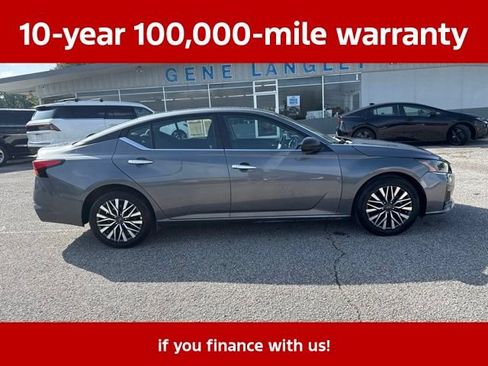 Used 2025 Nissan Altima 2.5 SV FWD image 18