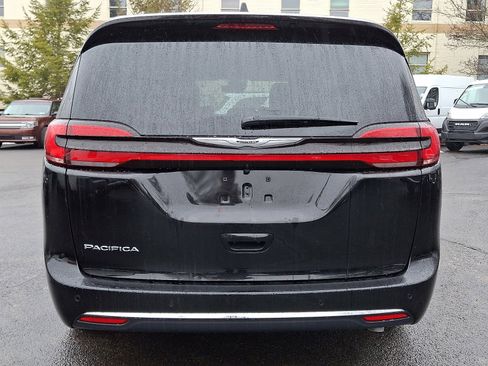 New 2026 Chrysler Pacifica Select image 5