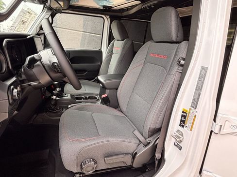 New 2025 Jeep Gladiator Rubicon w/ Convenience Group image 14