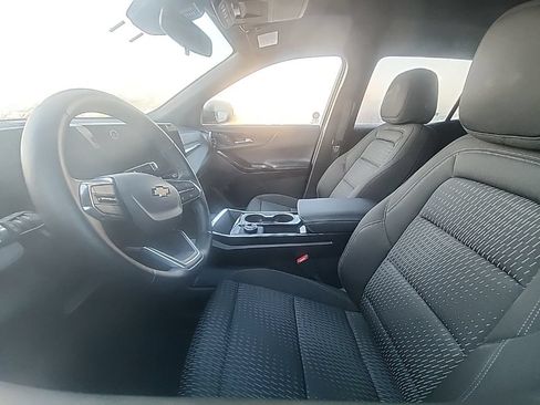 Used 2026 Chevrolet Equinox LT FWD image 3