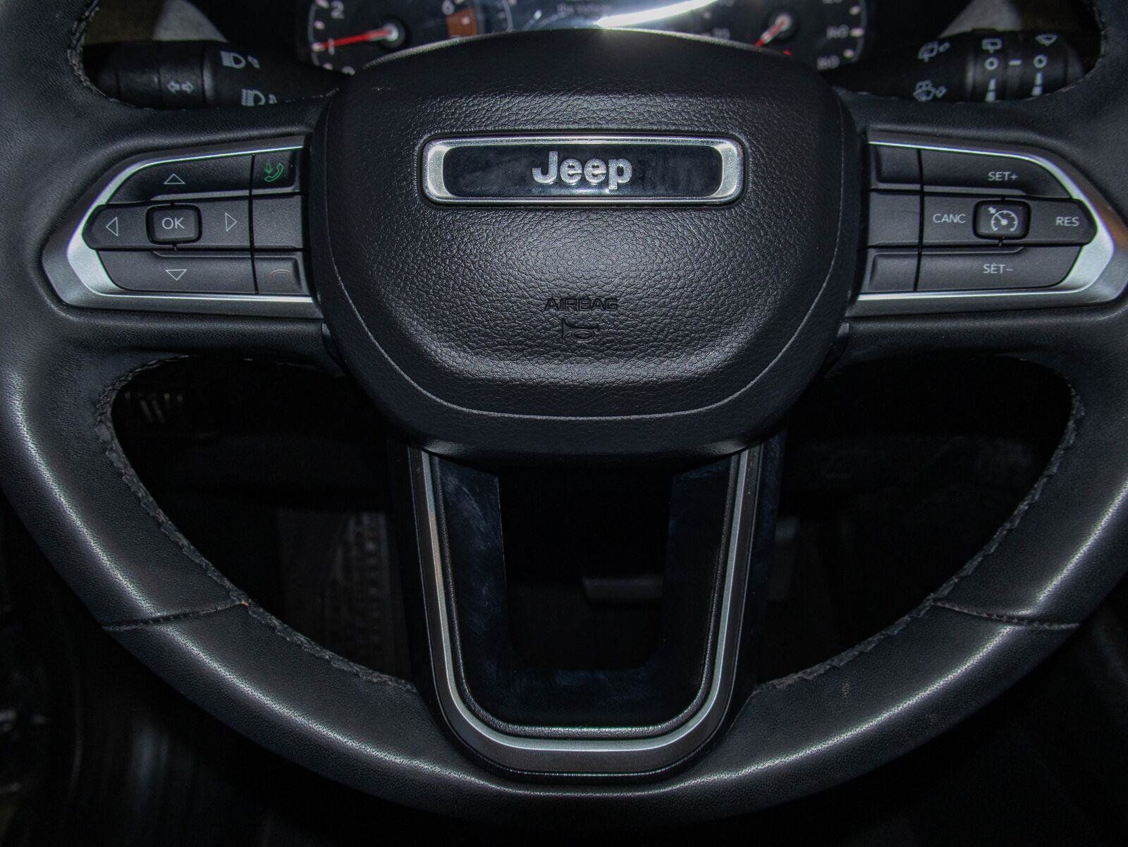 Used 2023 Jeep Compass Latitude AWD/4WD image 11