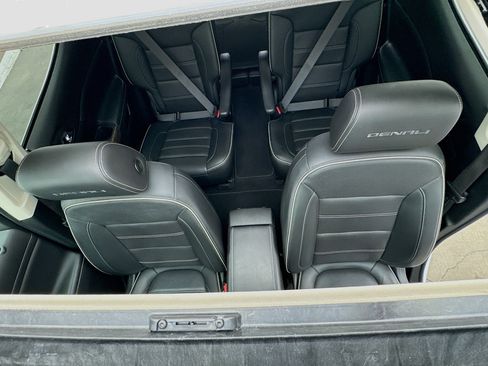 Used 2021 GMC Acadia Denali w/ Trailering Package AWD/4WD image 14