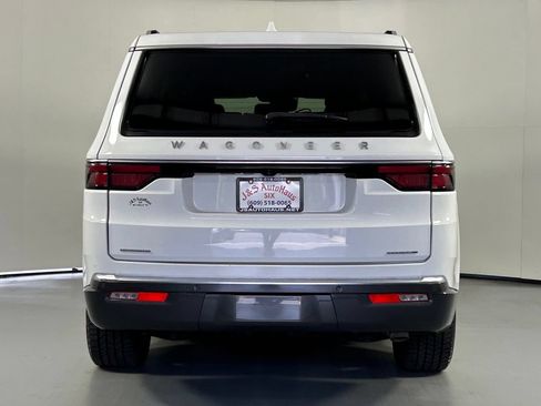 Used 2022 Jeep Wagoneer Series III w/ Rear Seat Video Group 1 AWD/4WD image 6