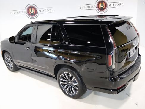 Used 2022 Cadillac Escalade Sport w/ Touring Package image 6