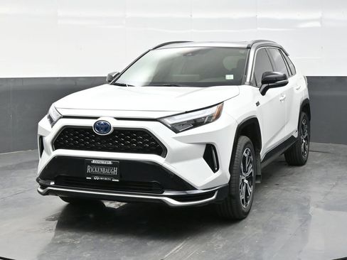 Used 2024 Toyota RAV4 XSE w/ Weather Package AWD/4WD image 2
