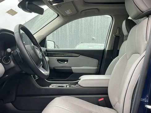 Used 2025 Honda Pilot Elite image 10