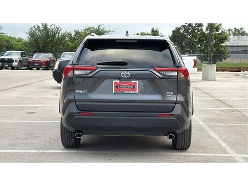 Used 2025 Toyota RAV4 XLE AWD/4WD image 7